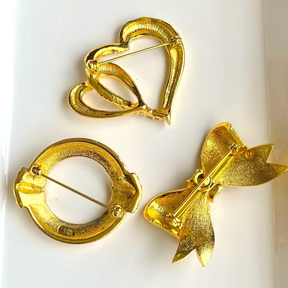 Vintage Avon Brooch Set - Picture 2 of 9